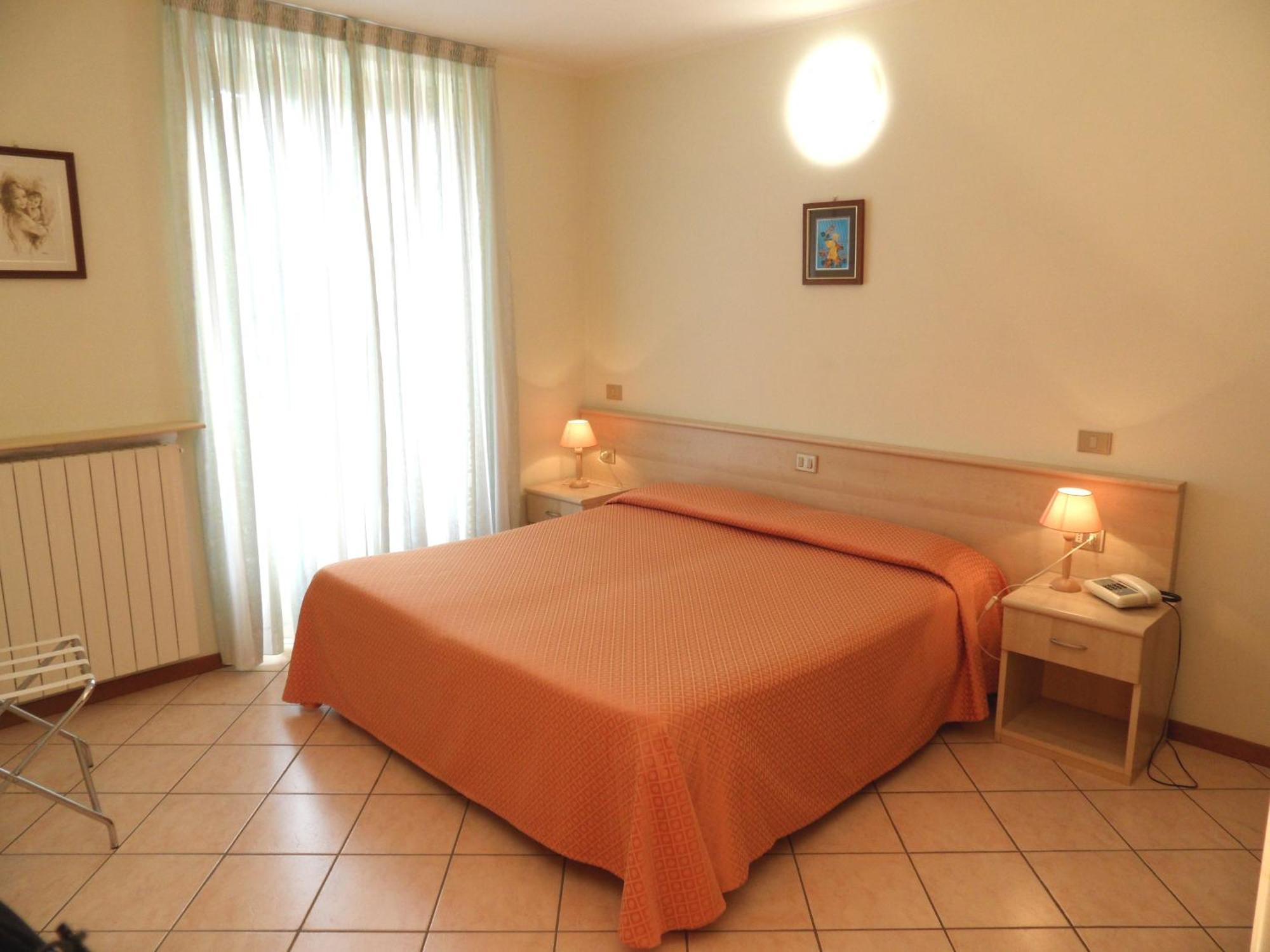 Casa Vacanze Touring 韦尔巴尼亚 外观 照片