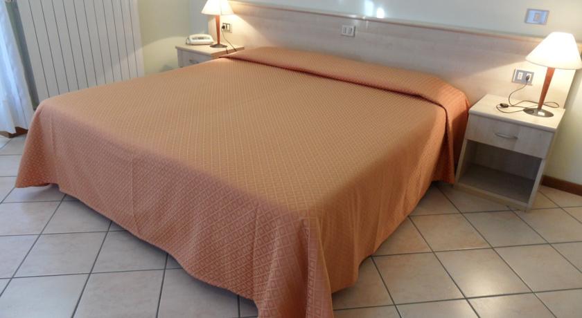Casa Vacanze Touring 韦尔巴尼亚 外观 照片