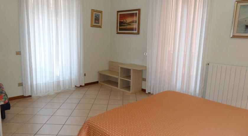 Casa Vacanze Touring 韦尔巴尼亚 外观 照片